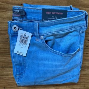 ‼️NWT Torrid Midrise Super Skinny Jeans‼️